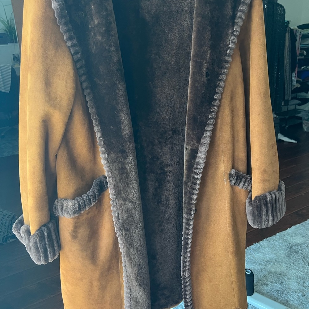 Touche’ couture Shearling w sheared Mink Trim coat with hood